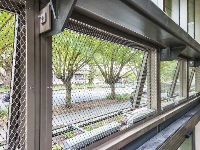 Intelligent automated facade