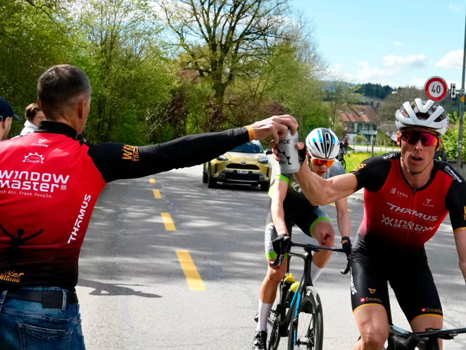 Feeding time for Thömus